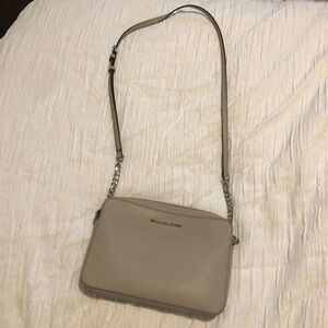 micheal kors crossbody bag